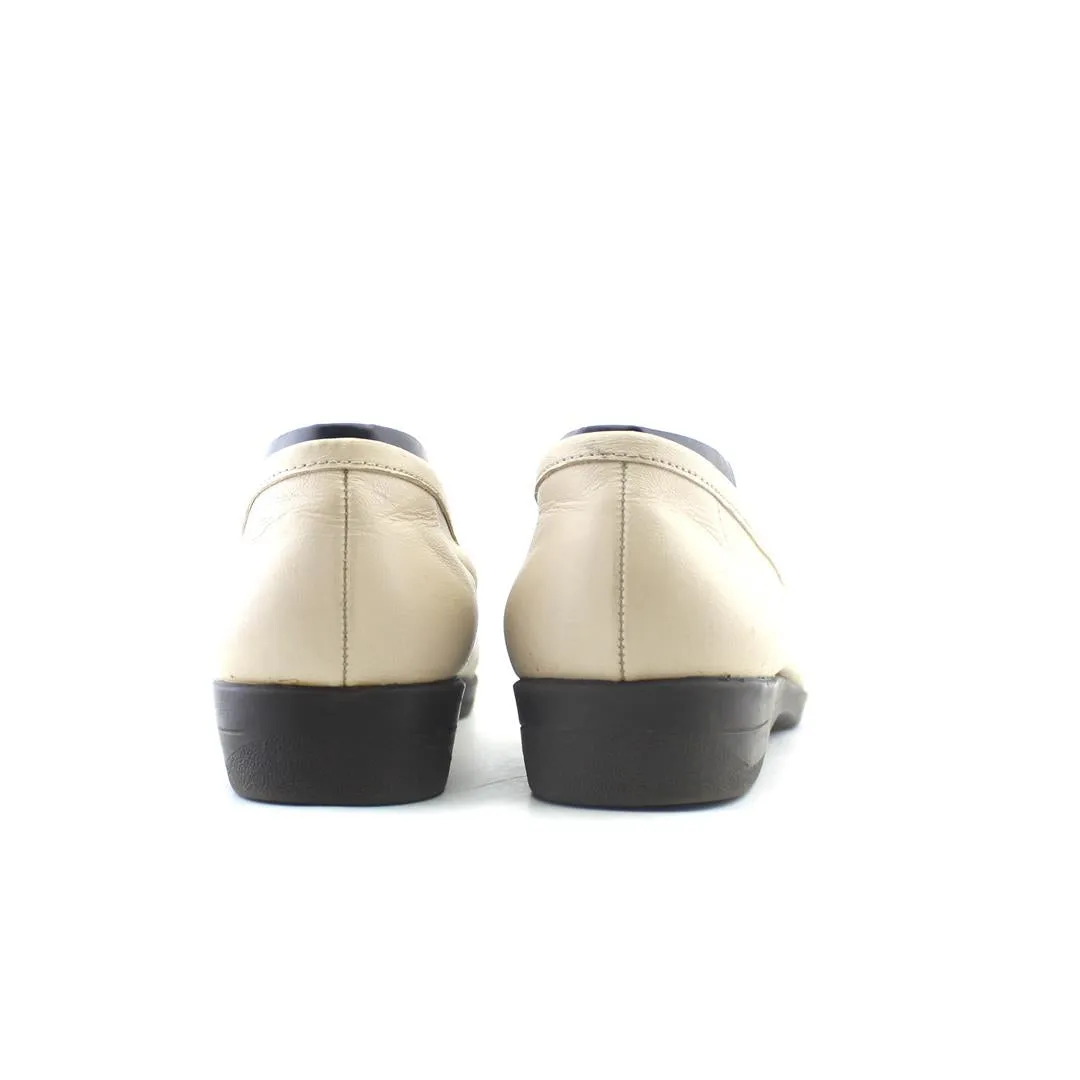 I LOVE COMFORT  FLATS BONE